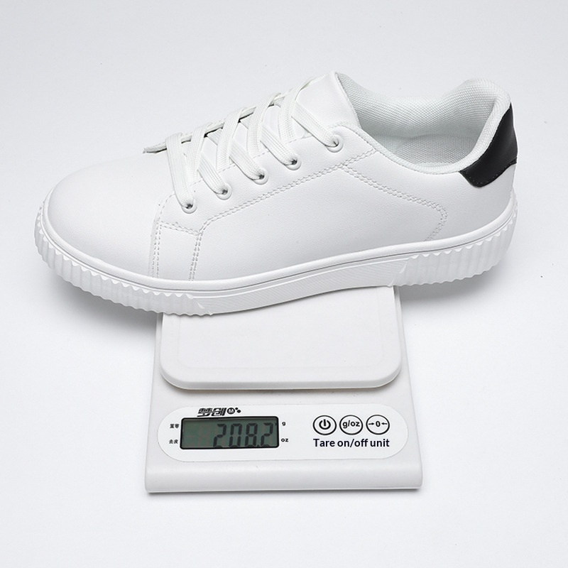 Sleek Minimalist Leather Design For Casual Sports Shoes foto 2