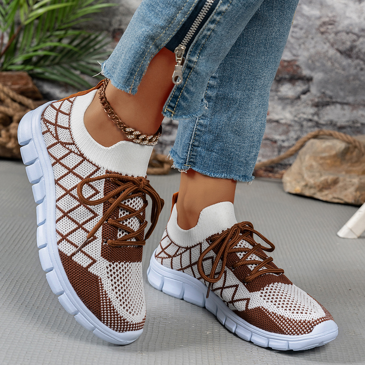 Colorblock Plaid Lace-Up Flyknit Sneakers Ins Mesh Casual Shoes Fashion Breathable Walking Running Sports Shoes For Women foto 3