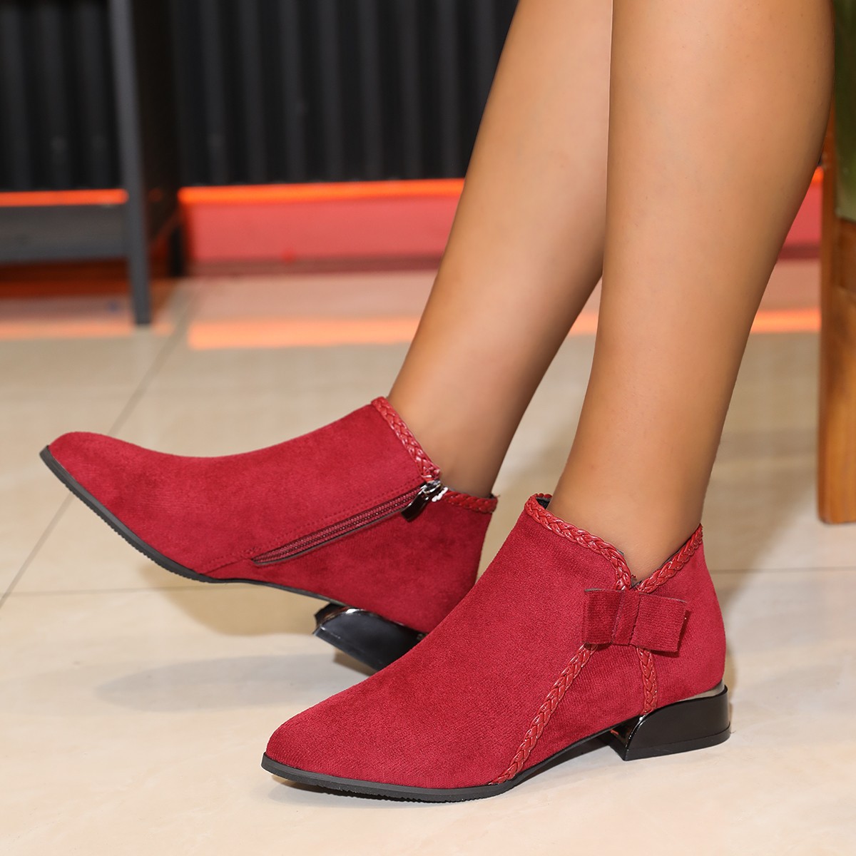 Bow-tie Pointed-toe Side-zip Womens Boots foto 4