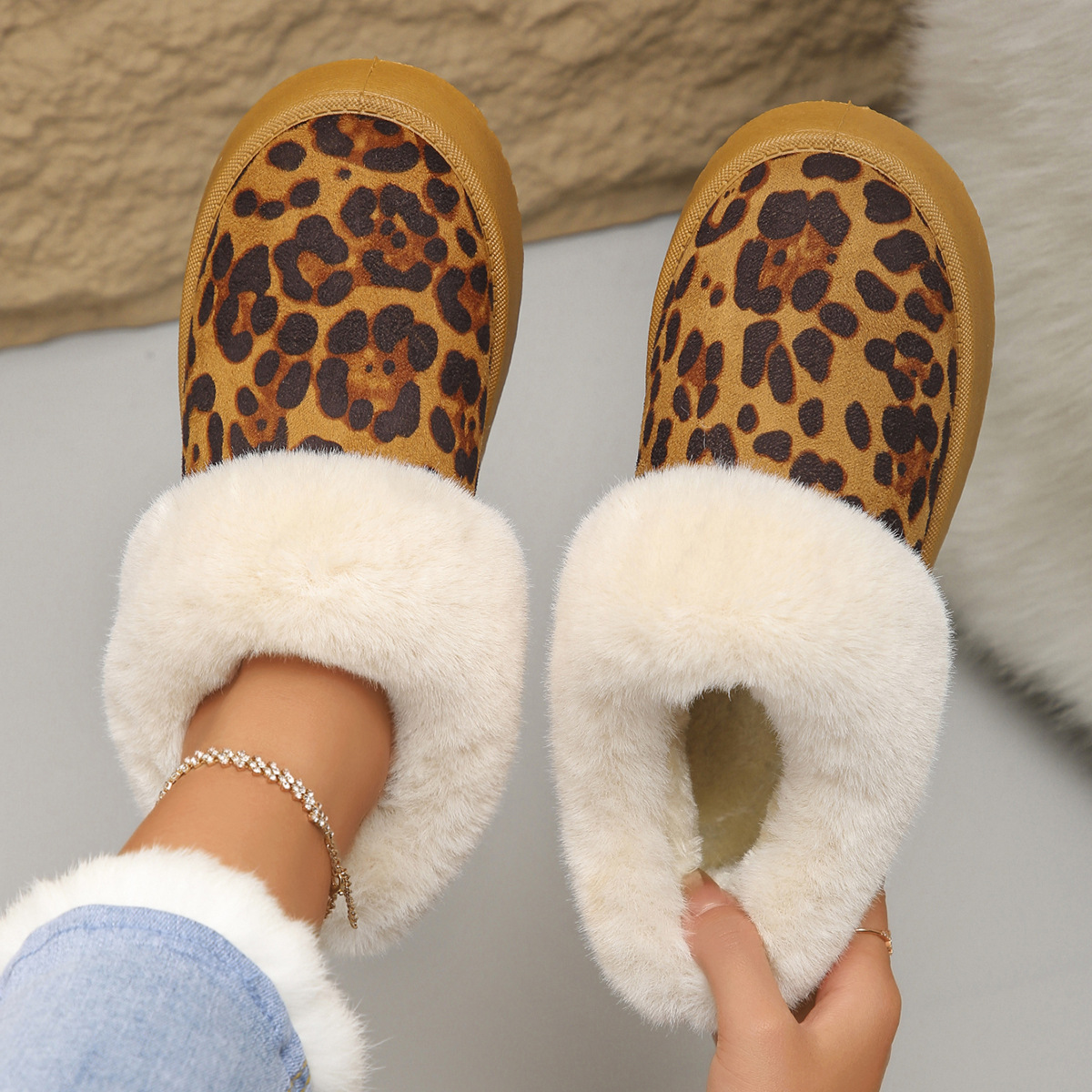 New Stylish And Chic Leopard-print French-style Velvet-lined Warm Thick-soled Cotton Shoes foto 3