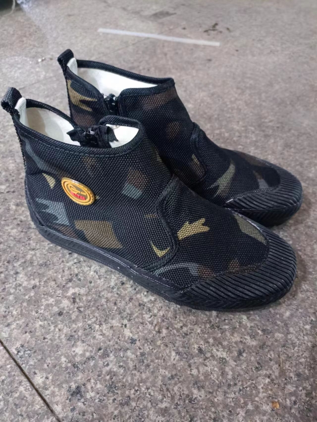High-top Slip-on Side Zipper Breathable And Wearable Labor Protection Shoes