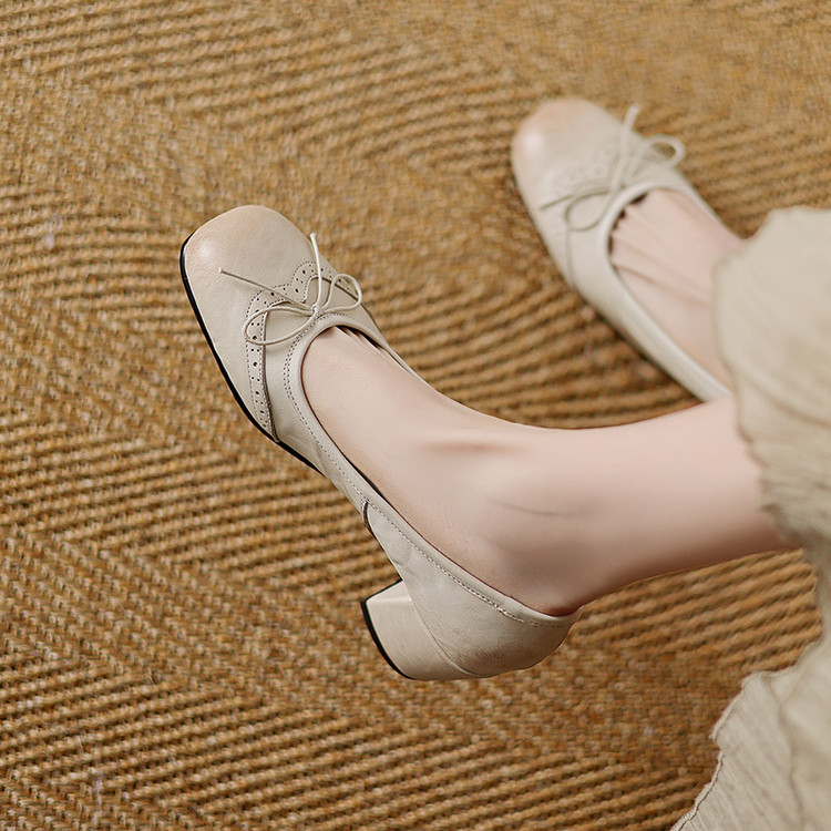 Women's Round Toe Shallow Mouth Gentle Bow Mid Heel Leather Shoes foto 3