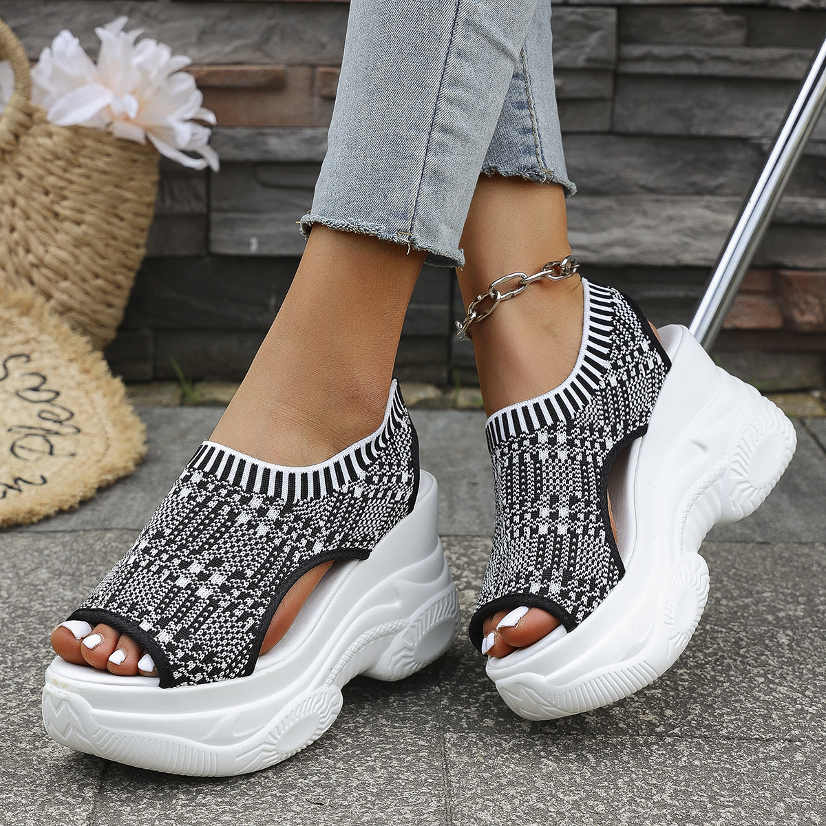 Summer New Thick-Soled Slip-On Flyknit Peep-Toe Sporty Sandals For Women foto 3