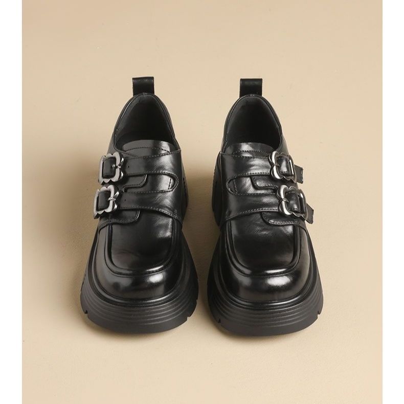Retro Leather Skirts And Height-increasing Single Shoes foto 2