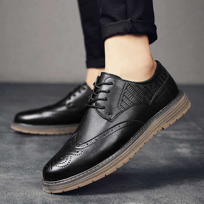 Men's Leather Shoes Carved Casual Men's Shoes foto 2