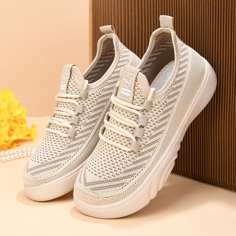 Stylish And Comfortable Fly Knit Mesh Shoes foto 4