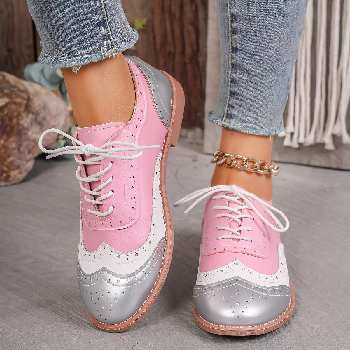 Womens Floral Brocade Pumps In Plus Sizes Color-Block Design With Lace-Up Round Toe foto 5