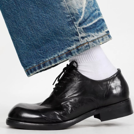 Elegant Leather Commuter Shoes In Smoked Cowhide foto 3