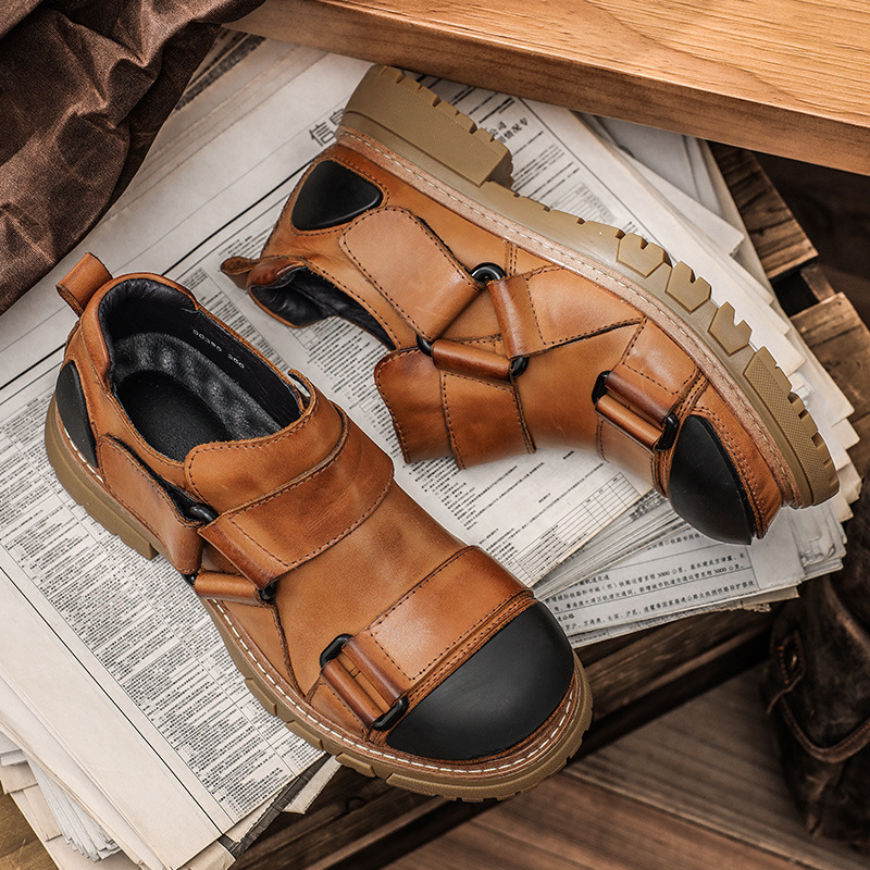 Work Boots Made From Full-grain Cowhide With A Round Toe And Low-cut Design