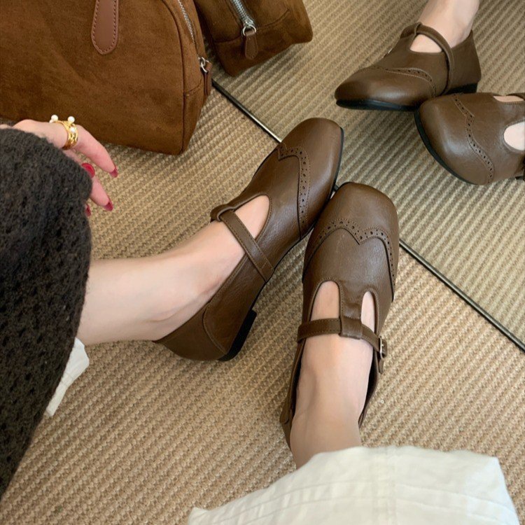 Vintage Flat-heeled Slingback Shoes With A T-strap Buckle foto 5