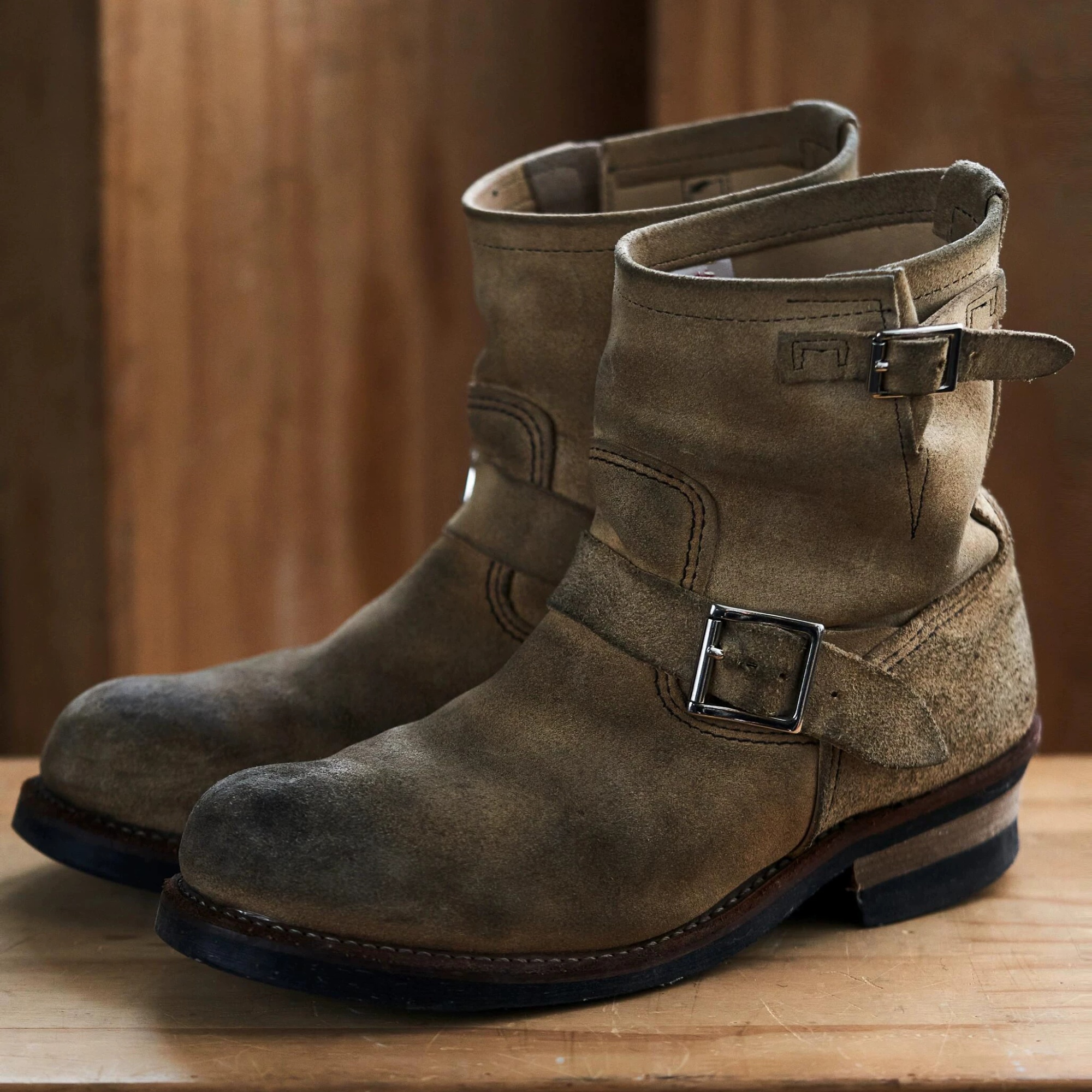 Retro Distressed Leather-buckle Short-shaft Engineer Boots foto 3