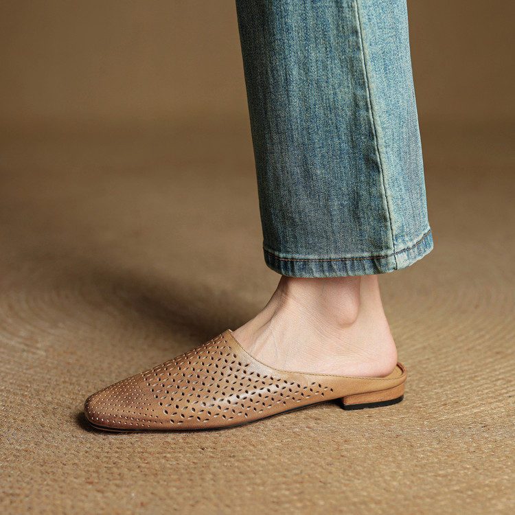 Womens Full-Grain Leather Closed-Toe Half Slippers foto 3