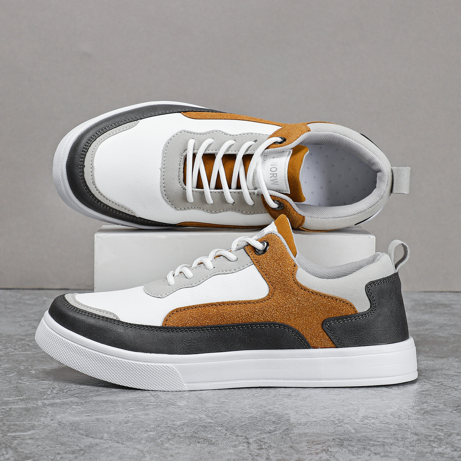 Men's Stylish And Lightweight Leather Surface Color Matching Casual Shoes foto 5
