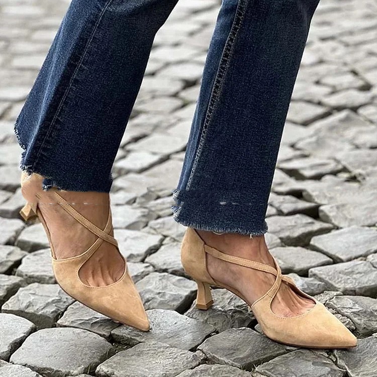 Plus Size Pointed Toe Suede Cross Buckle Strap Hollowed Sandals foto 5