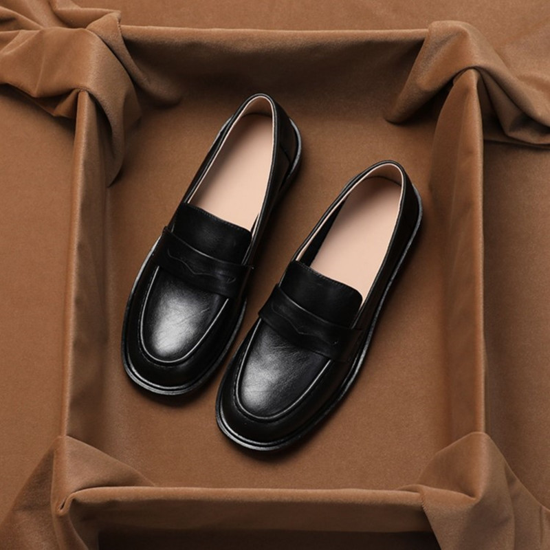 Women's Retro Soft Leather Low-Heel Slip-On Shoes foto 2