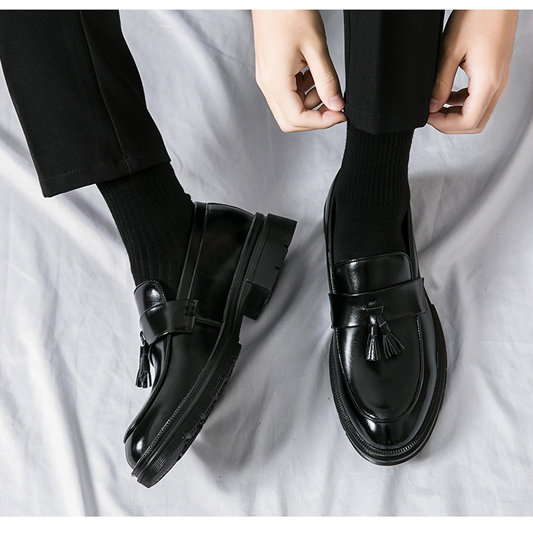 Brogue Business Casual Leather Shoes Men's Comfortable Breathable Tassel Slip-on Slip On Loafers Men foto 4