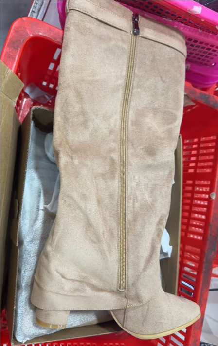 Women's Pointed Toe Straight Tube Metal Buckle Mid-calf Boots foto 2