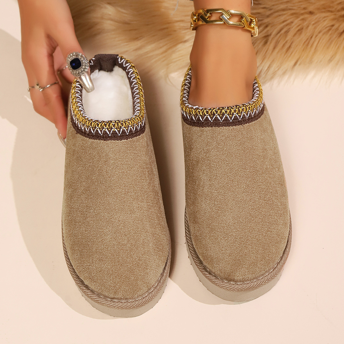 Women's Indoor Warm Plush Non-slip Thick-soled Cotton Slippers foto 2