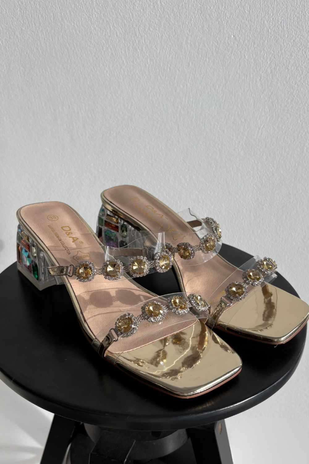 Hakken slippers Step in style