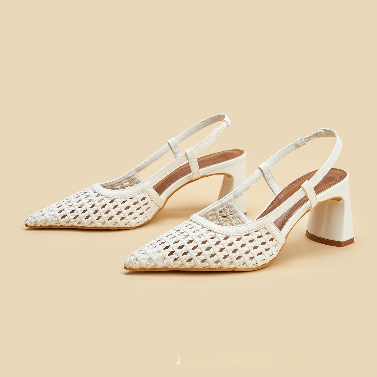 White Pointed-toe, Closed-toe Woven Mesh Sandals foto 4