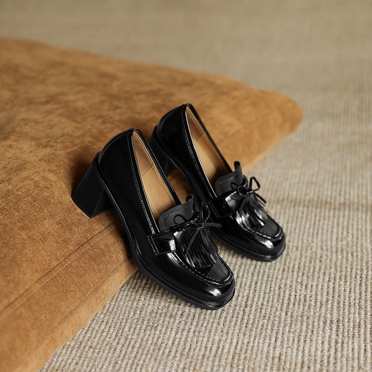 Bow-tie Chunky Heel Leather Pumps foto 3