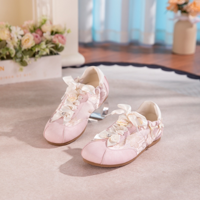 2026 New-style Oriental Aesthetic Flower Embroidery Casual Shoes - Three-color Ribbon Bow Flat Shoes - Sweet-Tempered Women's Shoes - Versatile Sports Shoes foto 3