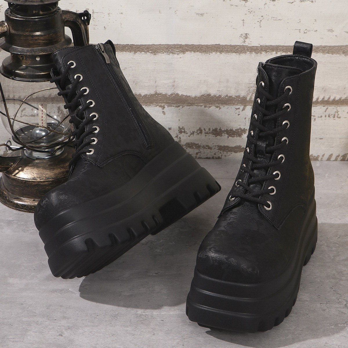 Women's Three-layer Platform Plus Round Toe Patchwork Retro Cool Martin Boots foto 3