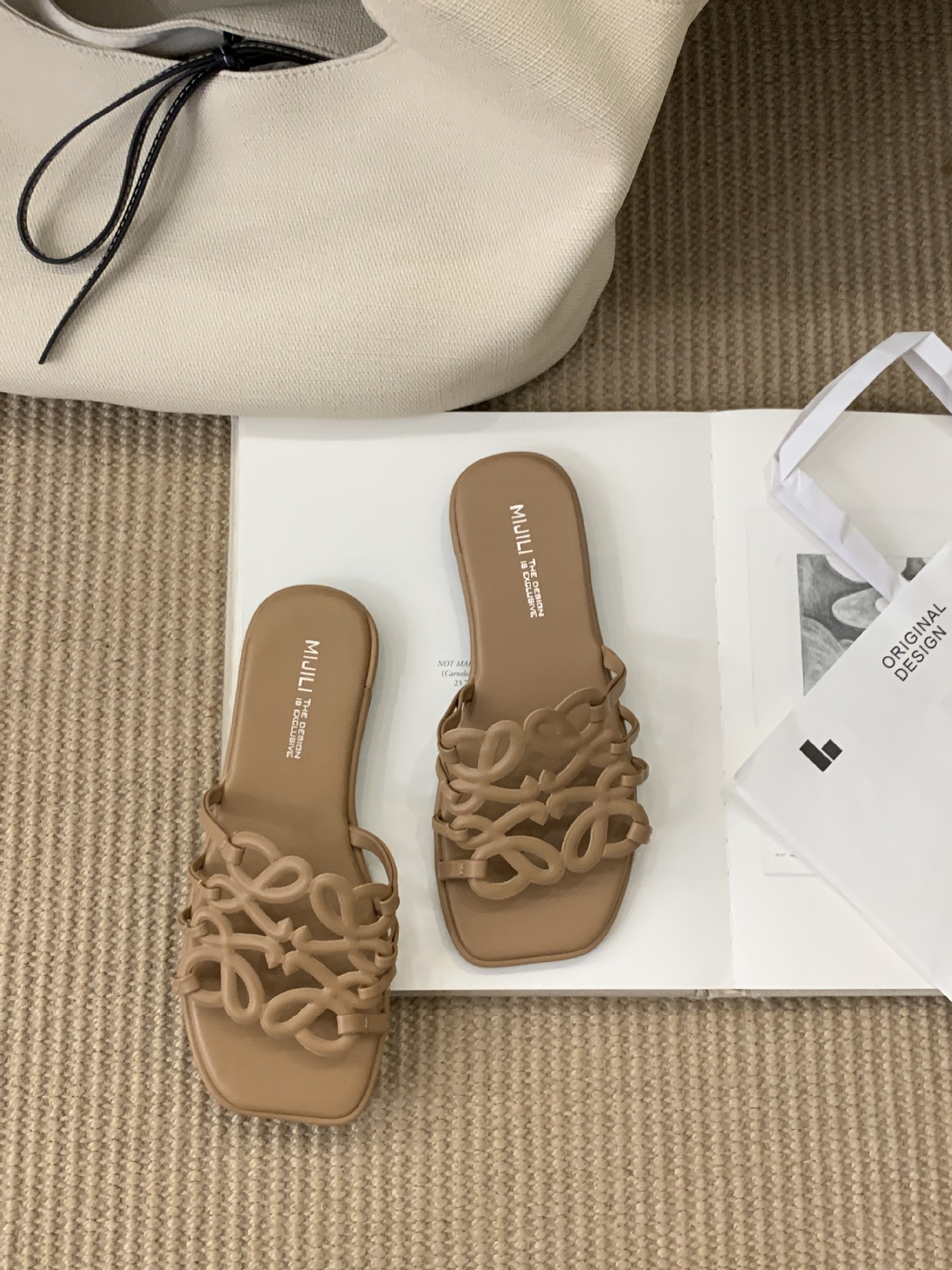 Summer Roman Style Hollow-out Slippers Flat All-match Vacation Style Beach Slippers Women foto 2