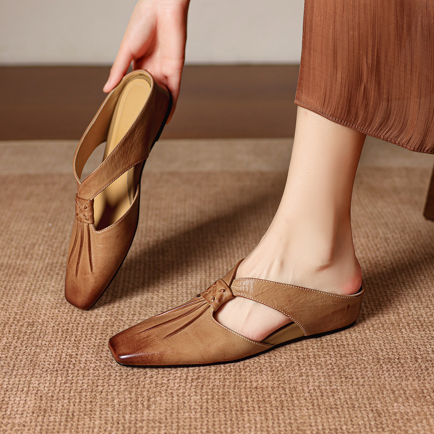 Women's Handmade Full-Grain Leather Mule Sandals, Vintage Square Toe T-Strap Slip-On Flat Shoes foto 5