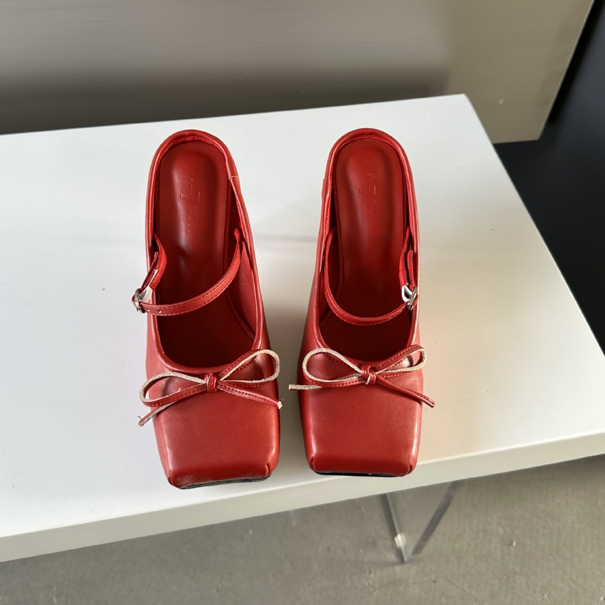 Open-Back Stiletto-Heel Mule Sandals With Closed Toe foto 5