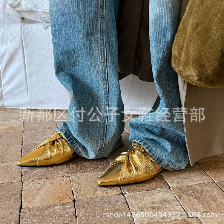 Womens Hidden-Heel Deep-V Shallow Shoes With Pointed Toe Cross-Strap Cutout Design foto 5