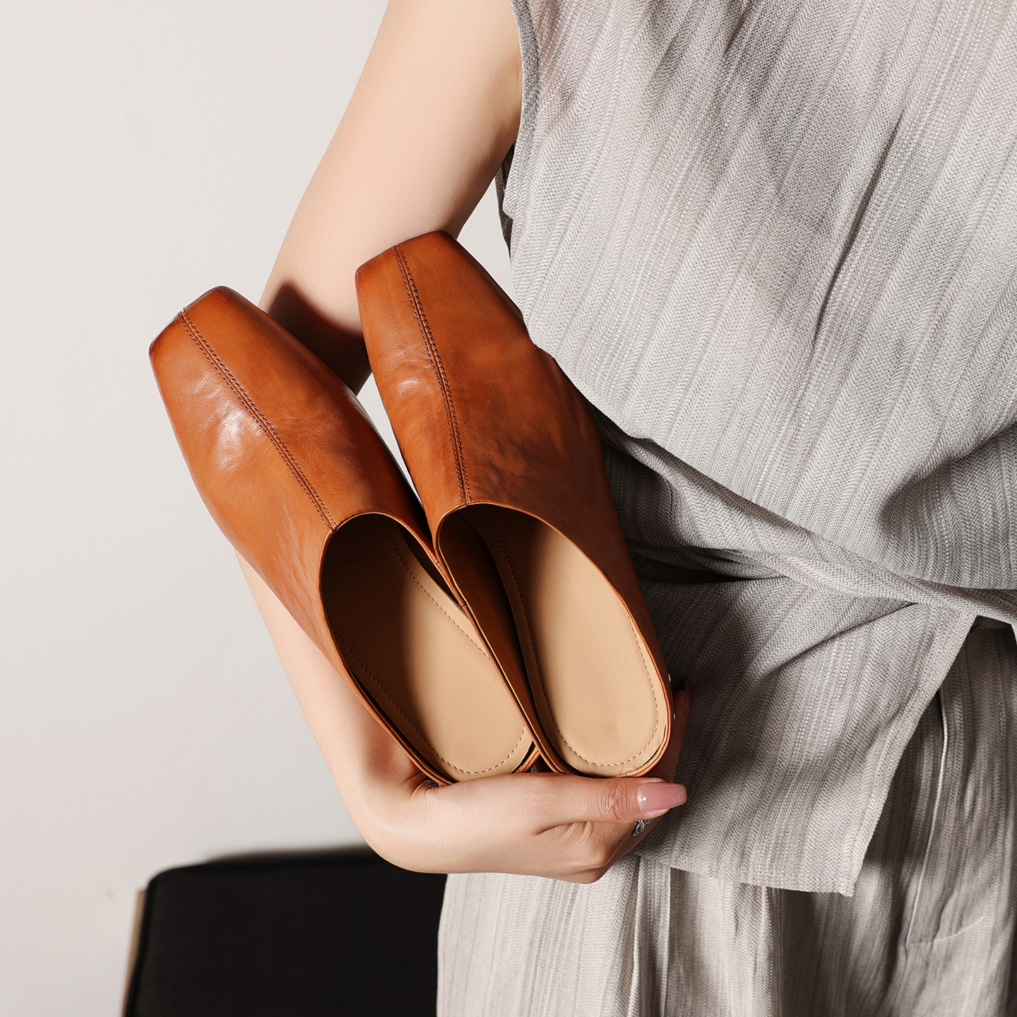 Women's Handmade Washed Cow Leather Mules, Square-Toe Rivet Flat Slides In Premium Full-Grain Leather