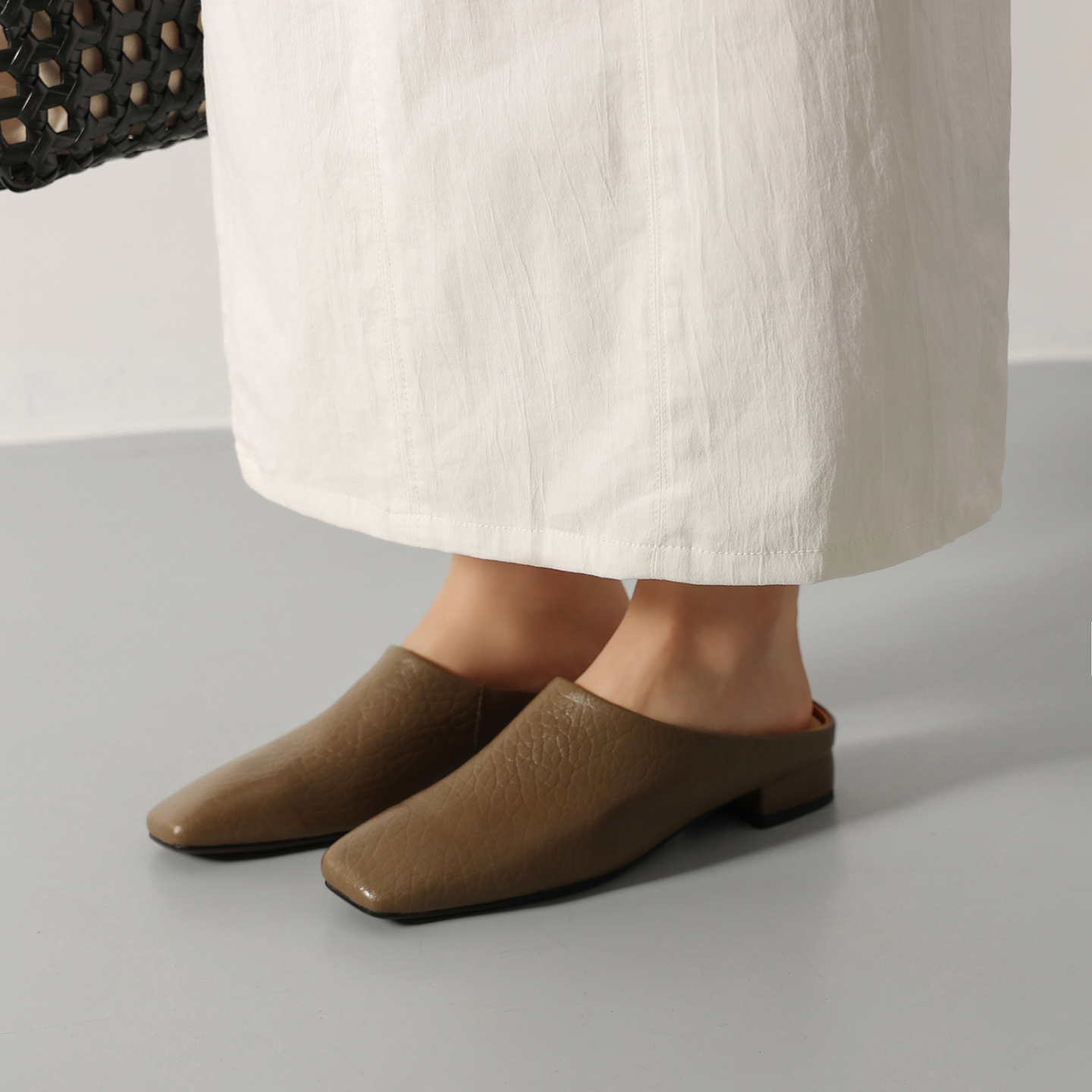 Women's Premium Full-Grain Cowhide Square Toe Mules, Low Block Heel Slip-On Backless Shoes foto 5