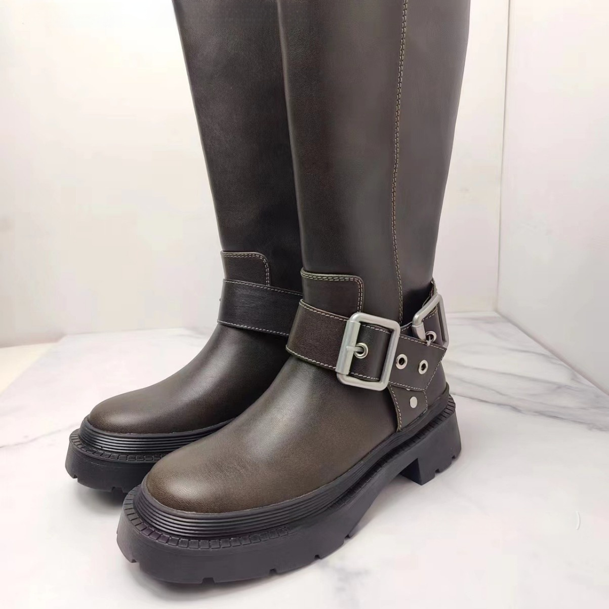 Women's Brown Retro Height Increasing Buckle Decoration High Knight Platform Boots foto 2