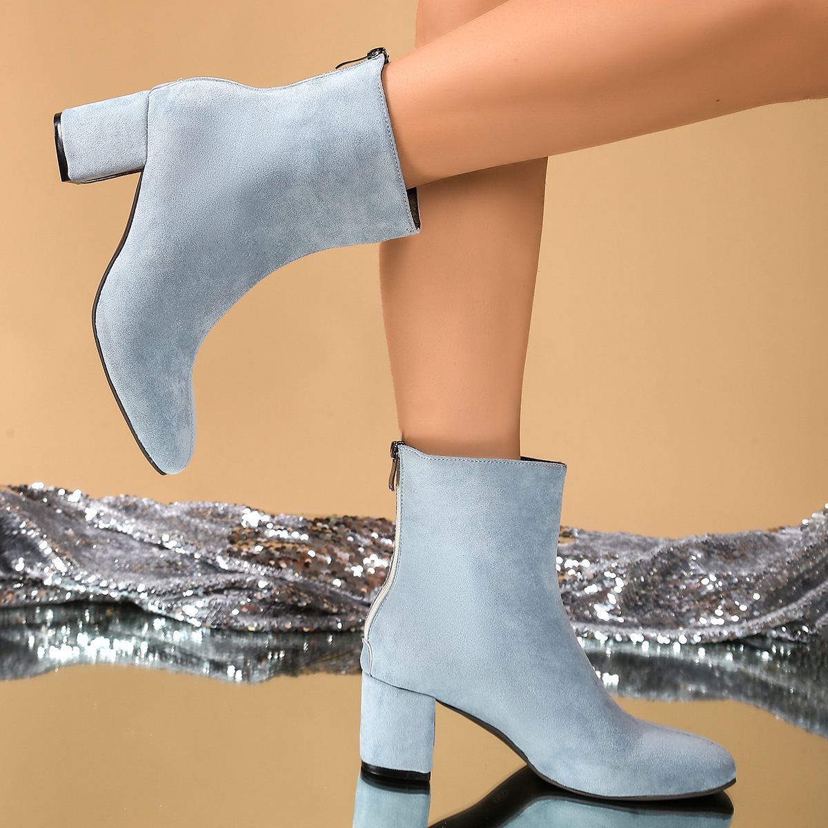 Womens Faux Suede Plus-Size Square-Heel Ankle Boots With Back Zip foto 4