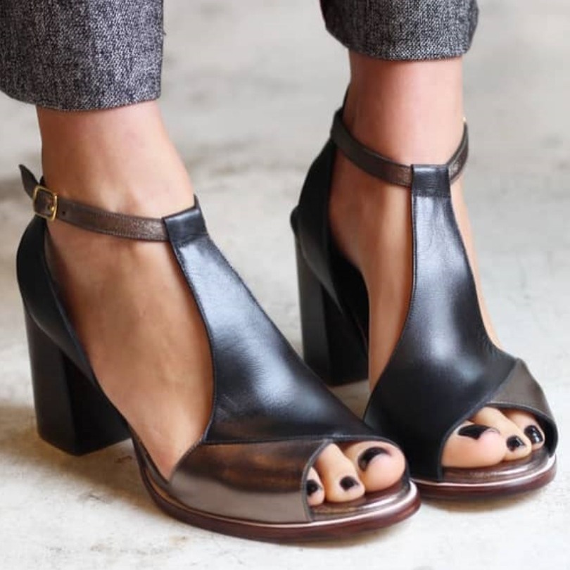 Women's Solid Color High Heel Peep Toe Buckle Sandals foto 3