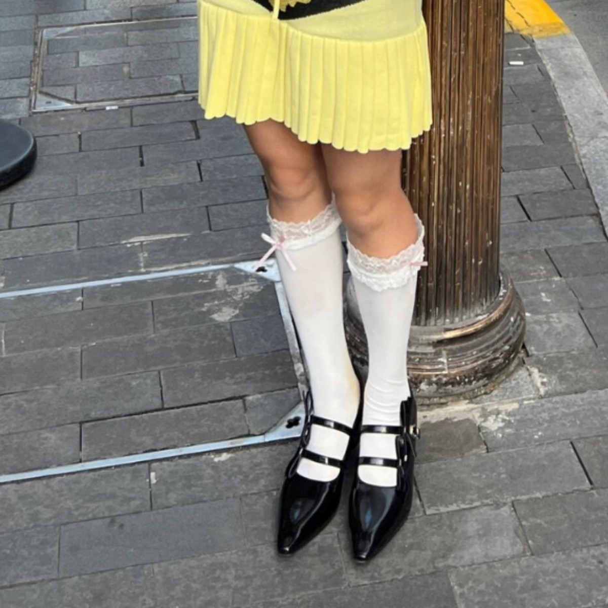 Chunky-heeled French-style Mary Jane Pumps With A Bow foto 5