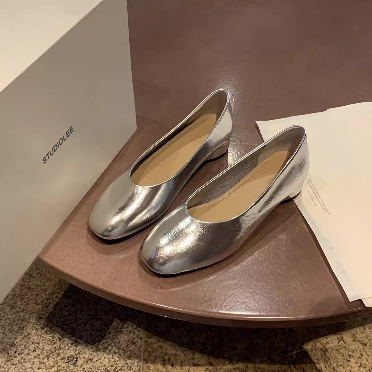 Womens Low-cut Heel-pressed Genuine Leather High Heels foto 2