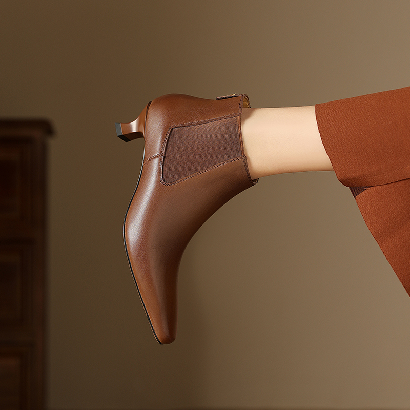 Pointed Toe Kitten Heels Female Commute Style Low Heel Boots foto 4