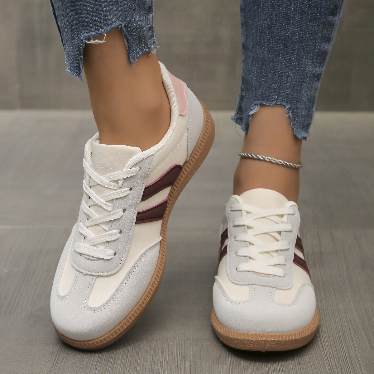 Color-blocked Retro Skate Shoes German-style White Sneakers For Women foto 4