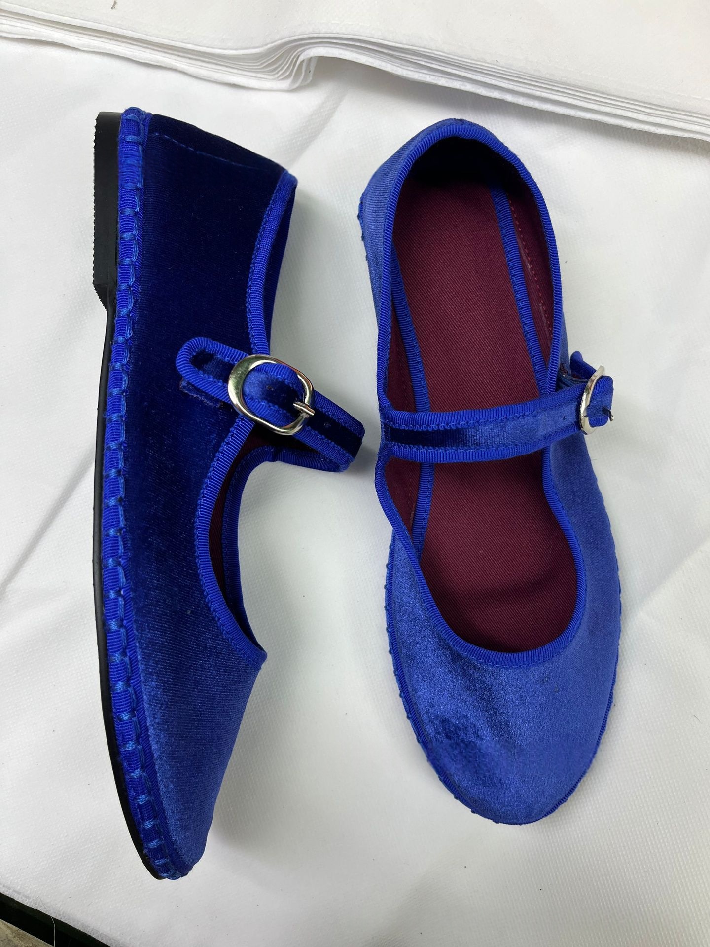 Womens Velvet Shoes With A Flat Sole And Pointed Toe foto 5
