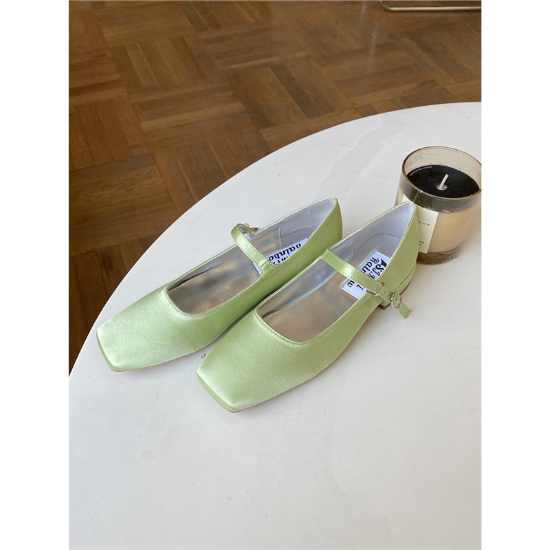 French-style Vintage Square-toe Satin Granny Shoes With A Buckle Strap foto 3