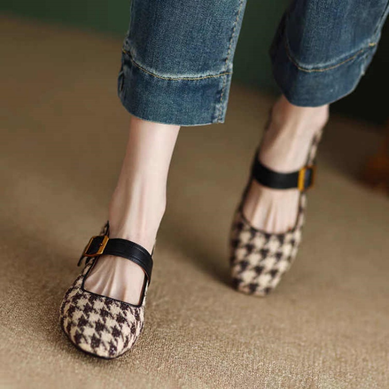 Retro Mary Jane Shoes With A Single Buckle For Women foto 3