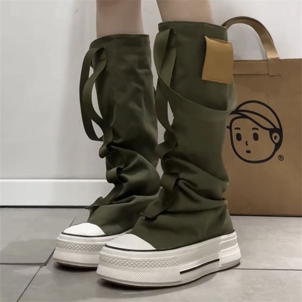 Fashionable And Versatile Puffy Martin Boots foto 2