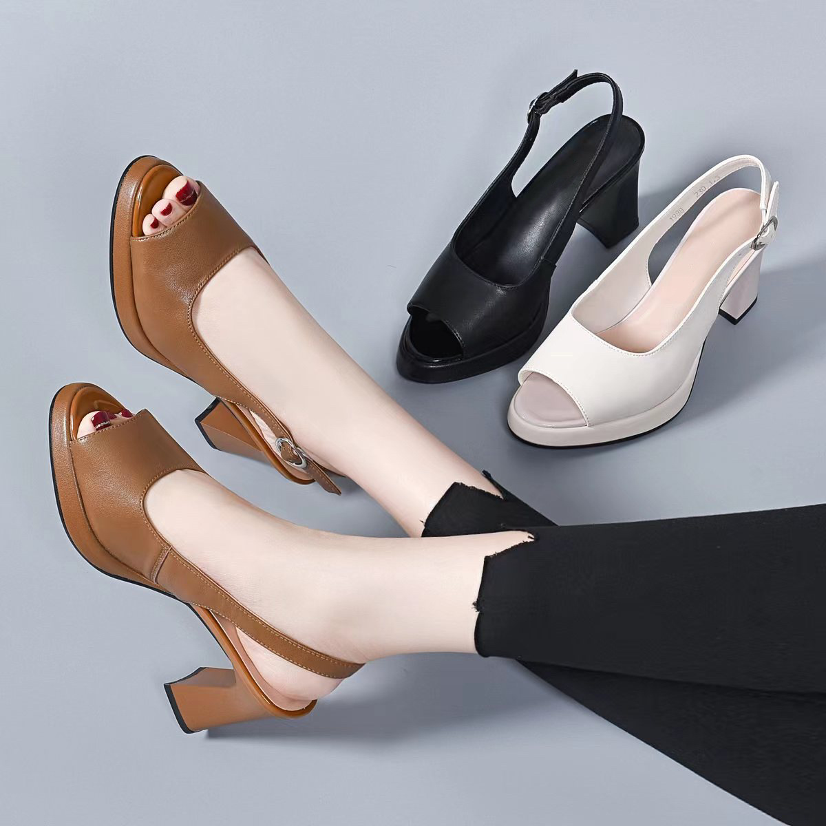 Genuine Leather Wedge Sandals With Thick Soles Chunky Heels Soft Leather And A Strap-and-buckle Design foto 2