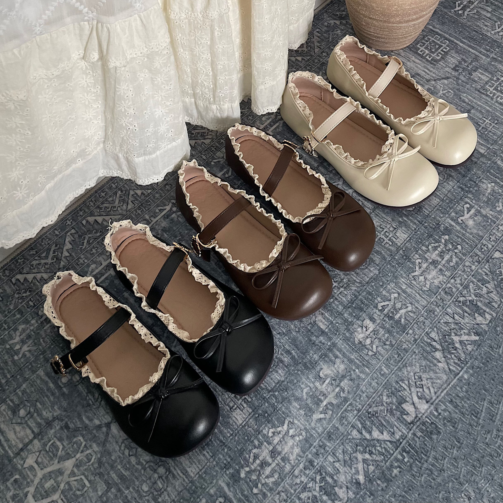 Round Toe Vintage Bow Leather Flat Shoes foto 5