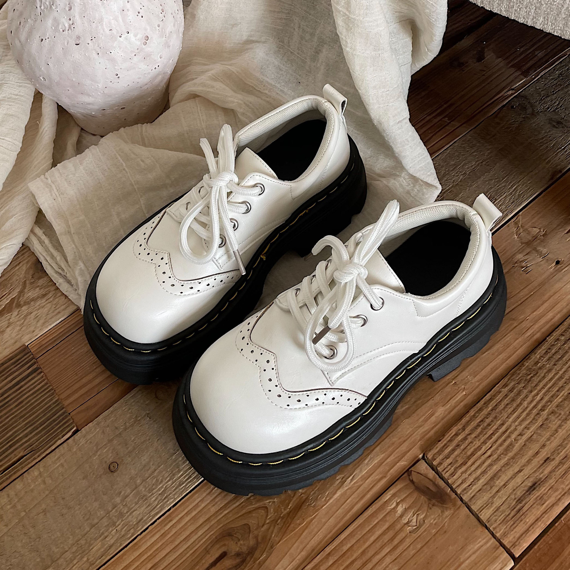 Womens Casual British-style Soft-soled Leather Shoes foto 4
