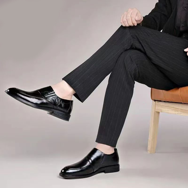 Business Formal Wear Soft Leather Soft Bottom Pointed Wedding Bridegroom Slip-on Suit Shoes foto 4