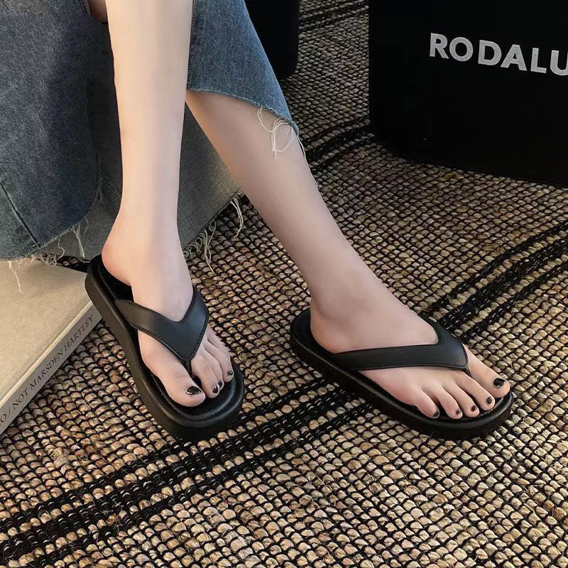 Non-slip Versatile Flat-sole Beach Sandals With A Thong Strap foto 4