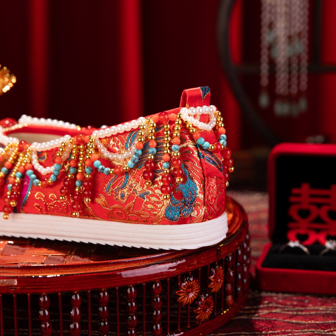 Handmade Original Chinese-Style M Ing Dynasty Wedding Shoes For Women, Red Beaded Xiuhe Bride Shoes, Premium Traditional Chinese Wedding Shoes